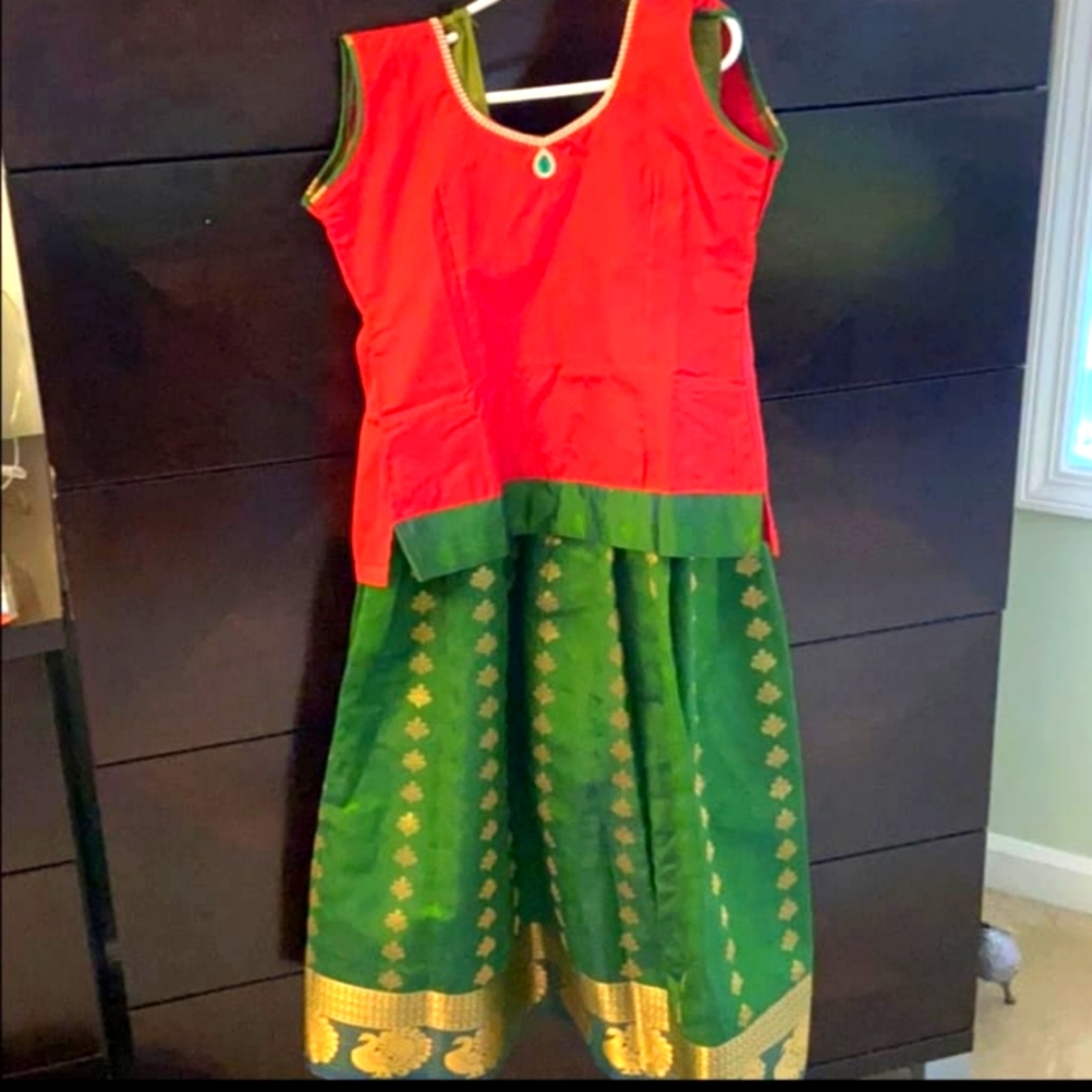 Beautiful silk lahnga and top for 5 to 7 years girl